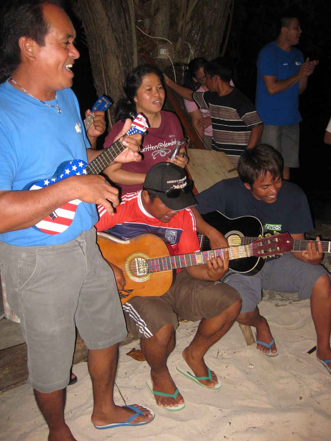 Bangka Band playing